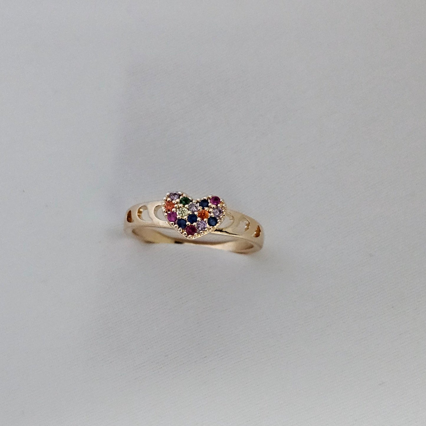 ANEL CORAÇÃO ZIRCONIA COLORIDA DETALHADO
