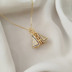 Gargantilha Nossa Senhora Detalhes Azul e Cristal.