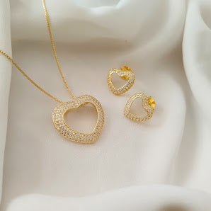 Conjunto Coração Vazado Cravejado + Extensor.